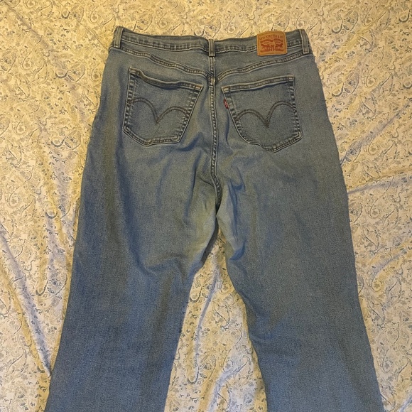 Levi Plus Woman's Wedgie Straight Medium Wash Jeans - Picture 5 of 7